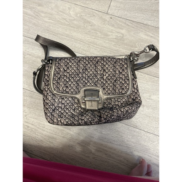 Coach Taylor Snake Print Flap Crossbody Silver/Gunmetal‎ F26036 - Picture 1 of 10
